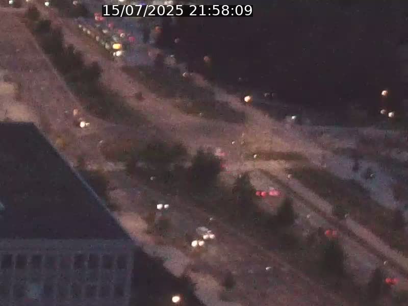 Webcam sur l'avenue John Fitzgerald Kennedy (N51) avec vue sur le Pont rouge (Pont Grande Duchesse Charlotte), l'arrêt Pfaffenthal et l'entrée du quartier Kirchberg