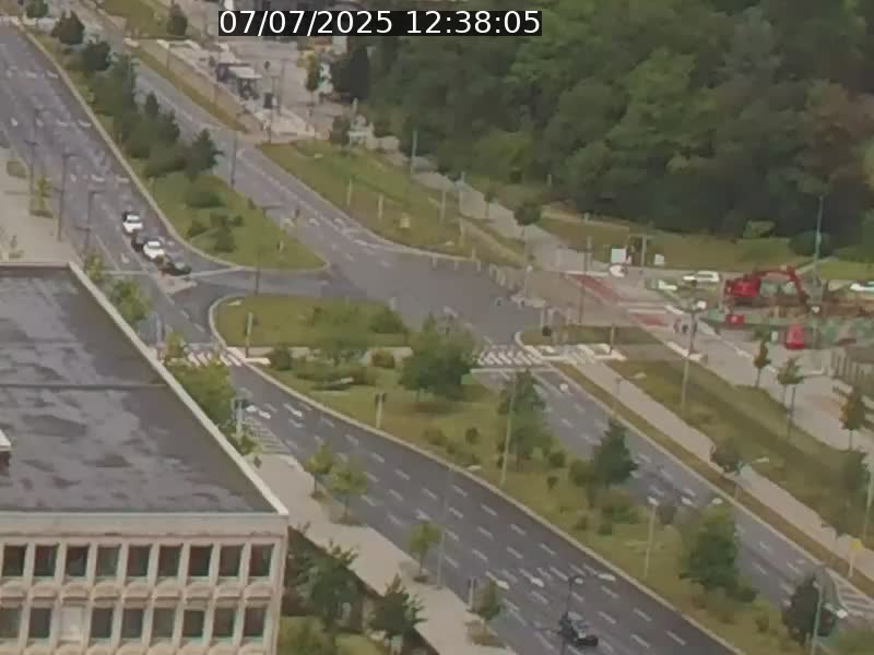 Webcam sur l'avenue John Fitzgerald Kennedy (N51) avec vue sur le Pont rouge (Pont Grande Duchesse Charlotte), l'arrêt Pfaffenthal et l'entrée du quartier Kirchberg