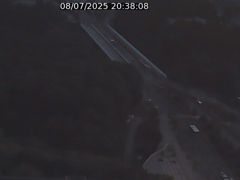 Webcam sur l'avenue John Fitzgerald Kennedy (N51) avec vue sur le Pont rouge (Pont Grande Duchesse Charlotte), l'arrêt Pfaffenthal et l'entrée du quartier Kirchberg