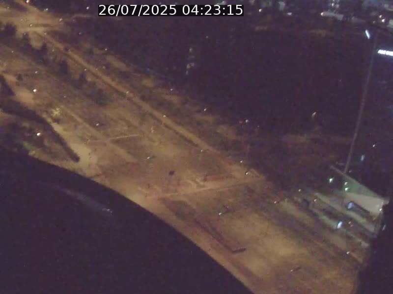 Webcam sur l'avenue John Fitzgerald Kennedy (N51) avec vue sur le Pont rouge (Pont Grande Duchesse Charlotte), l'arrêt Pfaffenthal et l'entrée du quartier Kirchberg