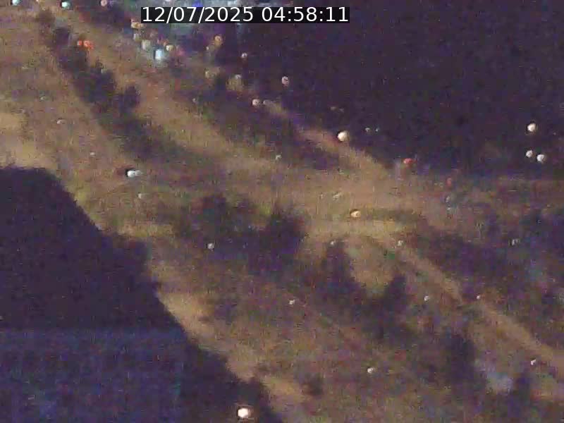 Webcam sur l'avenue John Fitzgerald Kennedy (N51) avec vue sur le Pont rouge (Pont Grande Duchesse Charlotte), l'arrêt Pfaffenthal et l'entrée du quartier Kirchberg