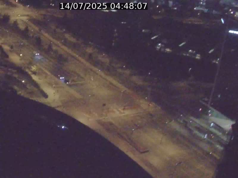 Webcam sur l'avenue John Fitzgerald Kennedy (N51) avec vue sur le Pont rouge (Pont Grande Duchesse Charlotte), l'arrêt Pfaffenthal et l'entrée du quartier Kirchberg