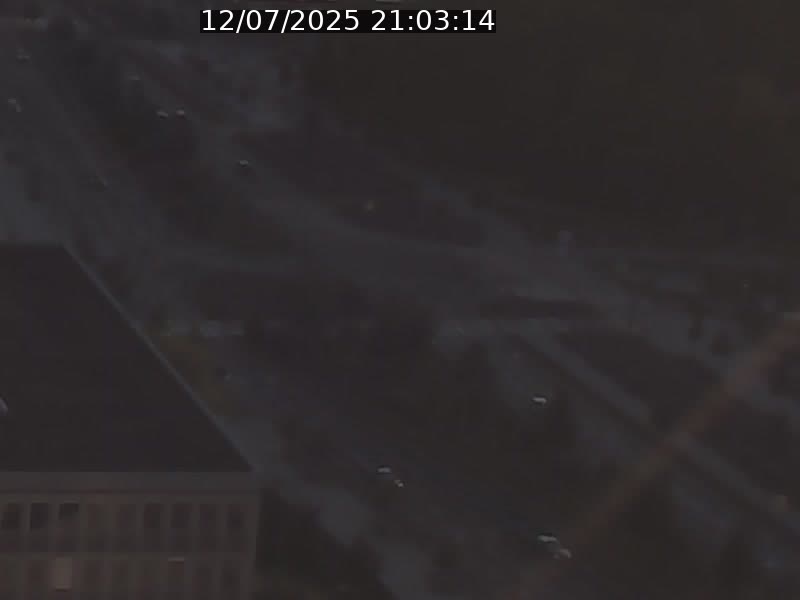 Webcam sur l'avenue John Fitzgerald Kennedy (N51) avec vue sur le Pont rouge (Pont Grande Duchesse Charlotte), l'arrêt Pfaffenthal et l'entrée du quartier Kirchberg