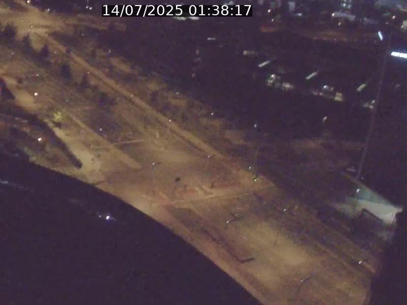 Webcam sur l'avenue John Fitzgerald Kennedy (N51) avec vue sur le Pont rouge (Pont Grande Duchesse Charlotte), l'arrêt Pfaffenthal et l'entrée du quartier Kirchberg