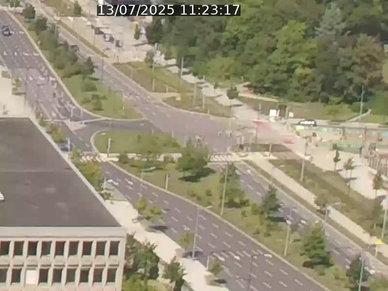Webcam sur l'avenue John Fitzgerald Kennedy (N51) avec vue sur le Pont rouge (Pont Grande Duchesse Charlotte), l'arrêt Pfaffenthal et l'entrée du quartier Kirchberg