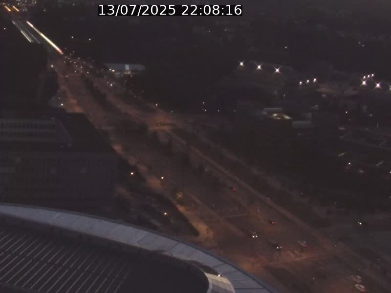 Webcam sur l'avenue John Fitzgerald Kennedy (N51) avec vue sur le Pont rouge (Pont Grande Duchesse Charlotte), l'arrêt Pfaffenthal et l'entrée du quartier Kirchberg