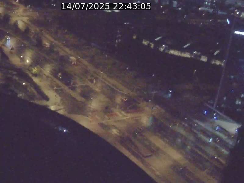 Webcam sur l'avenue John Fitzgerald Kennedy (N51) avec vue sur le Pont rouge (Pont Grande Duchesse Charlotte), l'arrêt Pfaffenthal et l'entrée du quartier Kirchberg