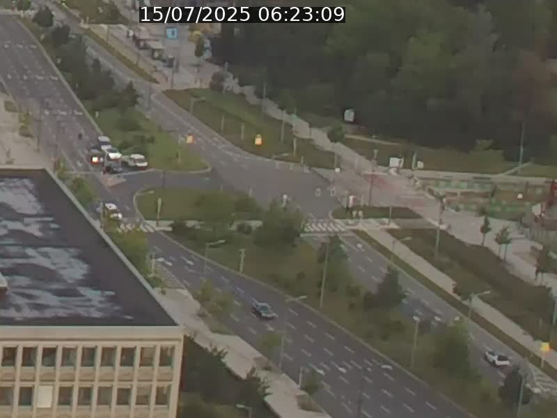 Webcam sur l'avenue John Fitzgerald Kennedy (N51) avec vue sur le Pont rouge (Pont Grande Duchesse Charlotte), l'arrêt Pfaffenthal et l'entrée du quartier Kirchberg