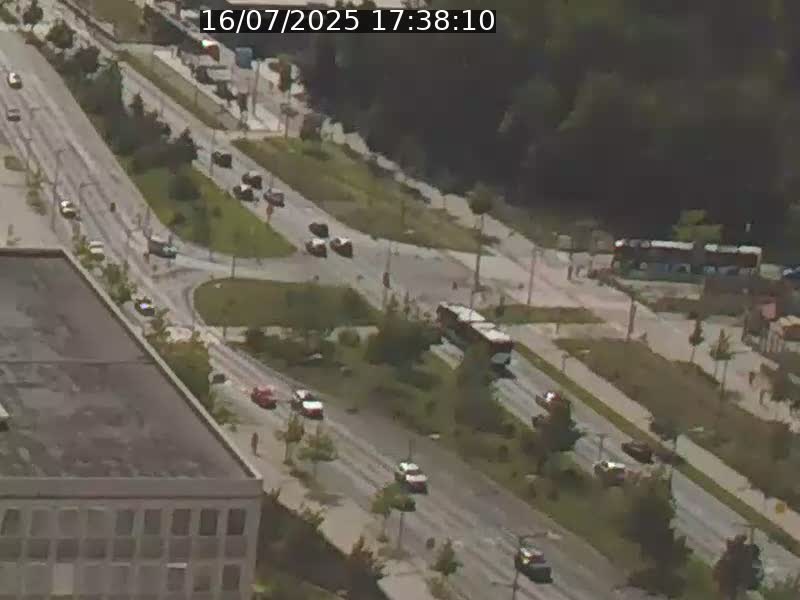 Webcam sur l'avenue John Fitzgerald Kennedy (N51) avec vue sur le Pont rouge (Pont Grande Duchesse Charlotte), l'arrêt Pfaffenthal et l'entrée du quartier Kirchberg