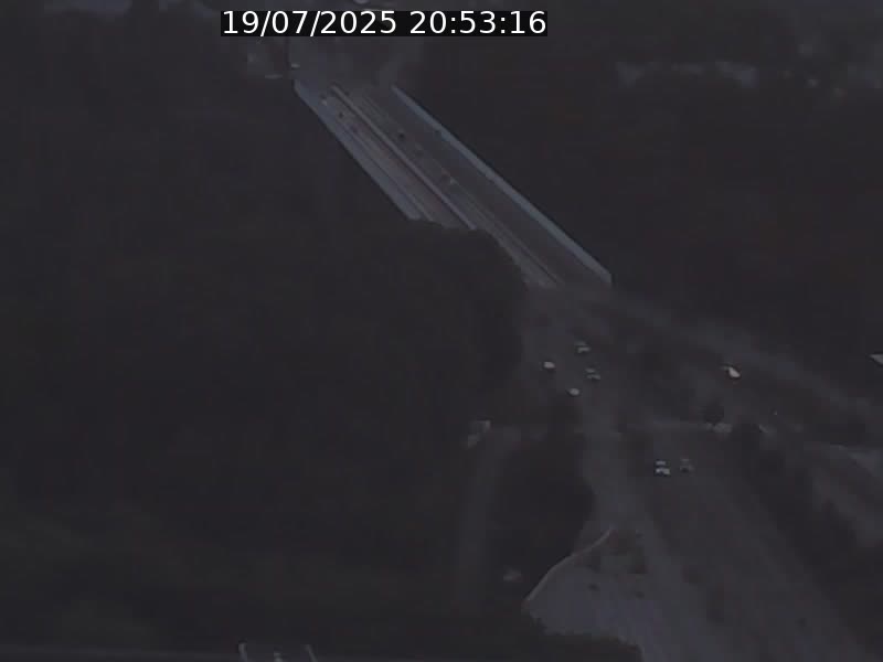 Webcam sur l'avenue John Fitzgerald Kennedy (N51) avec vue sur le Pont rouge (Pont Grande Duchesse Charlotte), l'arrêt Pfaffenthal et l'entrée du quartier Kirchberg