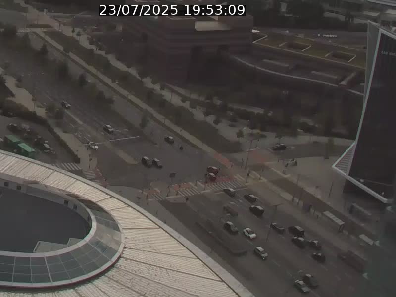 Webcam sur l'avenue John Fitzgerald Kennedy (N51) avec vue sur le Pont rouge (Pont Grande Duchesse Charlotte), l'arrêt Pfaffenthal et l'entrée du quartier Kirchberg