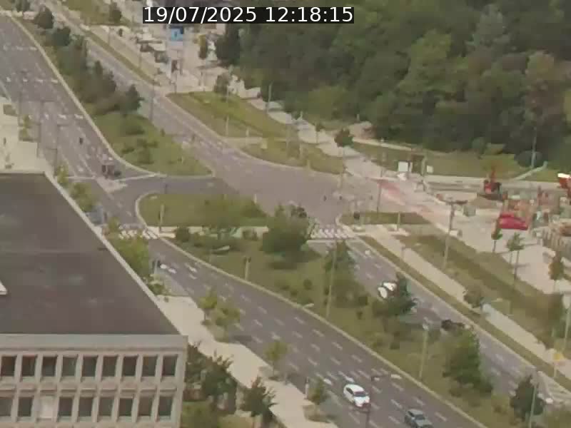 Webcam sur l'avenue John Fitzgerald Kennedy (N51) avec vue sur le Pont rouge (Pont Grande Duchesse Charlotte), l'arrêt Pfaffenthal et l'entrée du quartier Kirchberg