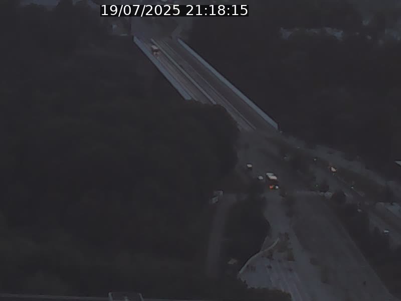 Webcam sur l'avenue John Fitzgerald Kennedy (N51) avec vue sur le Pont rouge (Pont Grande Duchesse Charlotte), l'arrêt Pfaffenthal et l'entrée du quartier Kirchberg