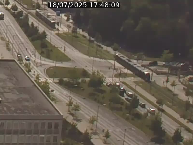 Webcam sur l'avenue John Fitzgerald Kennedy (N51) avec vue sur le Pont rouge (Pont Grande Duchesse Charlotte), l'arrêt Pfaffenthal et l'entrée du quartier Kirchberg