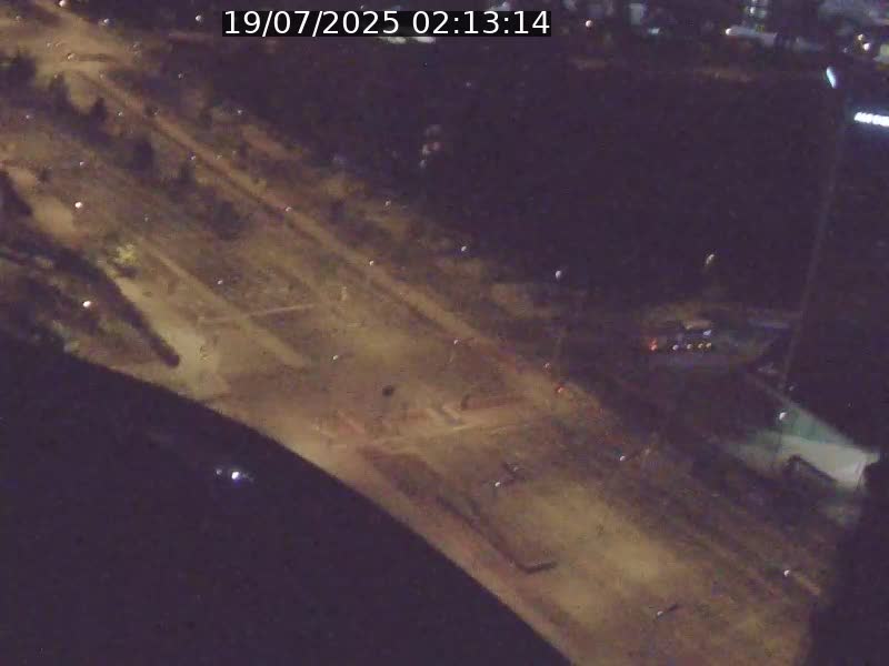 Webcam sur l'avenue John Fitzgerald Kennedy (N51) avec vue sur le Pont rouge (Pont Grande Duchesse Charlotte), l'arrêt Pfaffenthal et l'entrée du quartier Kirchberg