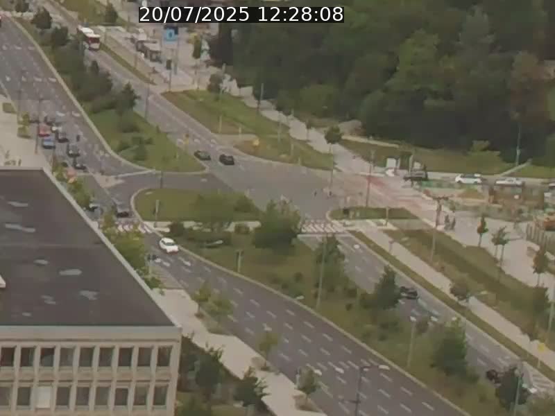 Webcam sur l'avenue John Fitzgerald Kennedy (N51) avec vue sur le Pont rouge (Pont Grande Duchesse Charlotte), l'arrêt Pfaffenthal et l'entrée du quartier Kirchberg