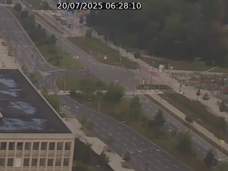 Webcam sur l'avenue John Fitzgerald Kennedy (N51) avec vue sur le Pont rouge (Pont Grande Duchesse Charlotte), l'arrêt Pfaffenthal et l'entrée du quartier Kirchberg
