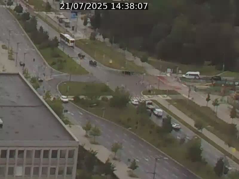 Webcam sur l'avenue John Fitzgerald Kennedy (N51) avec vue sur le Pont rouge (Pont Grande Duchesse Charlotte), l'arrêt Pfaffenthal et l'entrée du quartier Kirchberg