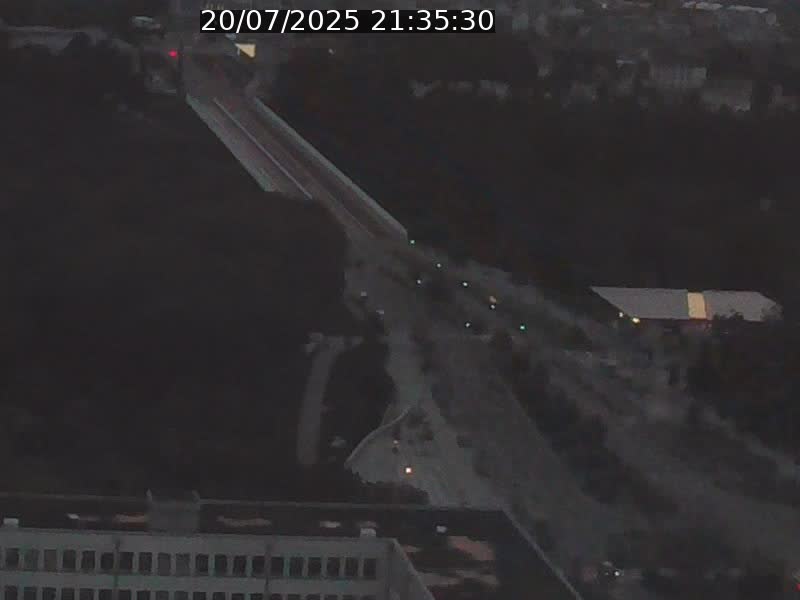 Webcam sur l'avenue John Fitzgerald Kennedy (N51) avec vue sur le Pont rouge (Pont Grande Duchesse Charlotte), l'arrêt Pfaffenthal et l'entrée du quartier Kirchberg