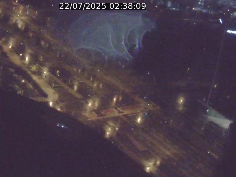 Webcam sur l'avenue John Fitzgerald Kennedy (N51) avec vue sur le Pont rouge (Pont Grande Duchesse Charlotte), l'arrêt Pfaffenthal et l'entrée du quartier Kirchberg