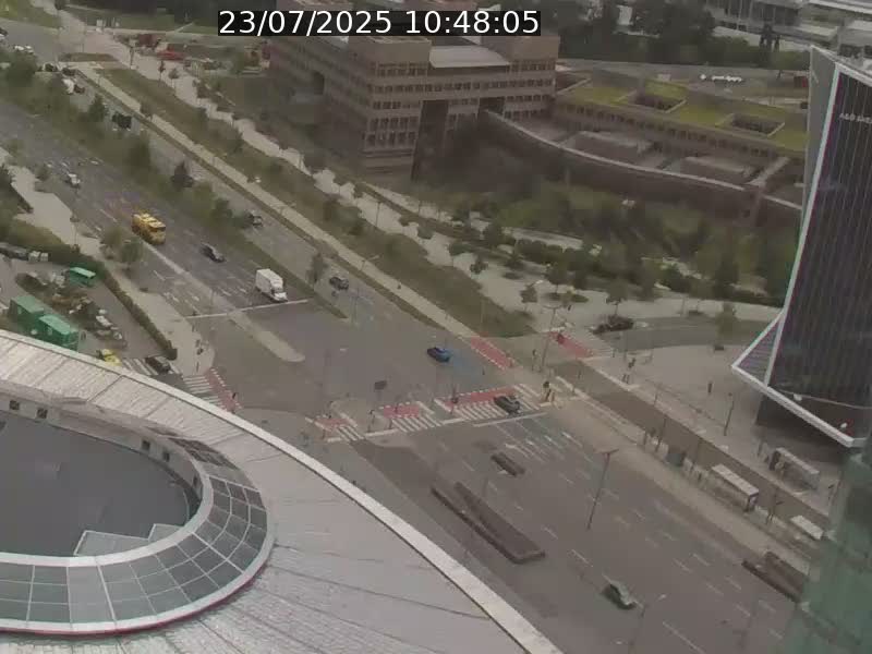Webcam sur l'avenue John Fitzgerald Kennedy (N51) avec vue sur le Pont rouge (Pont Grande Duchesse Charlotte), l'arrêt Pfaffenthal et l'entrée du quartier Kirchberg