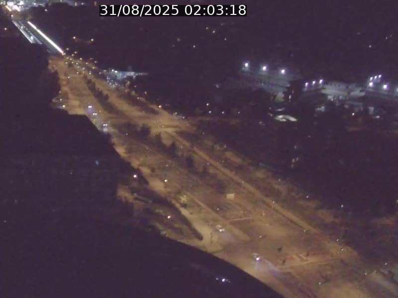 Webcam sur l'avenue John Fitzgerald Kennedy (N51) avec vue sur le Pont rouge (Pont Grande Duchesse Charlotte), l'arrêt Pfaffenthal et l'entrée du quartier Kirchberg