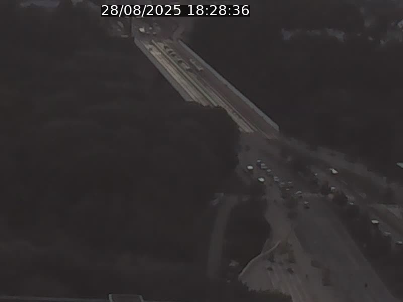 Webcam sur l'avenue John Fitzgerald Kennedy (N51) avec vue sur le Pont rouge (Pont Grande Duchesse Charlotte), l'arrêt Pfaffenthal et l'entrée du quartier Kirchberg