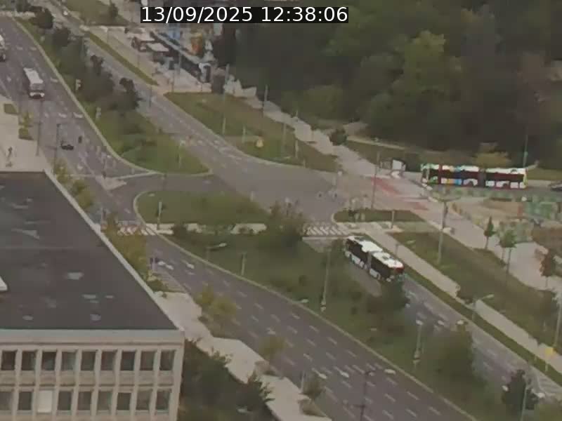Webcam sur l'avenue John Fitzgerald Kennedy (N51) avec vue sur le Pont rouge (Pont Grande Duchesse Charlotte), l'arrêt Pfaffenthal et l'entrée du quartier Kirchberg
