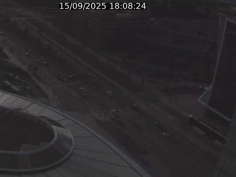 Webcam sur l'avenue John Fitzgerald Kennedy (N51) avec vue sur le Pont rouge (Pont Grande Duchesse Charlotte), l'arrêt Pfaffenthal et l'entrée du quartier Kirchberg