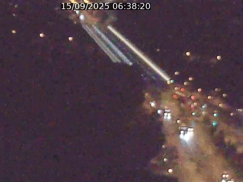 Webcam sur l'avenue John Fitzgerald Kennedy (N51) avec vue sur le Pont rouge (Pont Grande Duchesse Charlotte), l'arrêt Pfaffenthal et l'entrée du quartier Kirchberg
