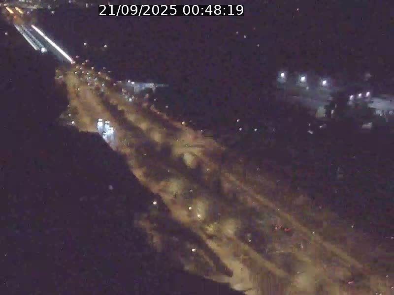 Webcam sur l'avenue John Fitzgerald Kennedy (N51) avec vue sur le Pont rouge (Pont Grande Duchesse Charlotte), l'arrêt Pfaffenthal et l'entrée du quartier Kirchberg