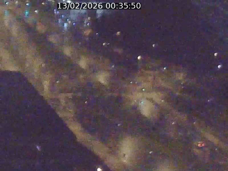 Webcam sur l'avenue John Fitzgerald Kennedy (N51) avec vue sur le Pont rouge (Pont Grande Duchesse Charlotte), l'arrêt Pfaffenthal et l'entrée du quartier Kirchberg