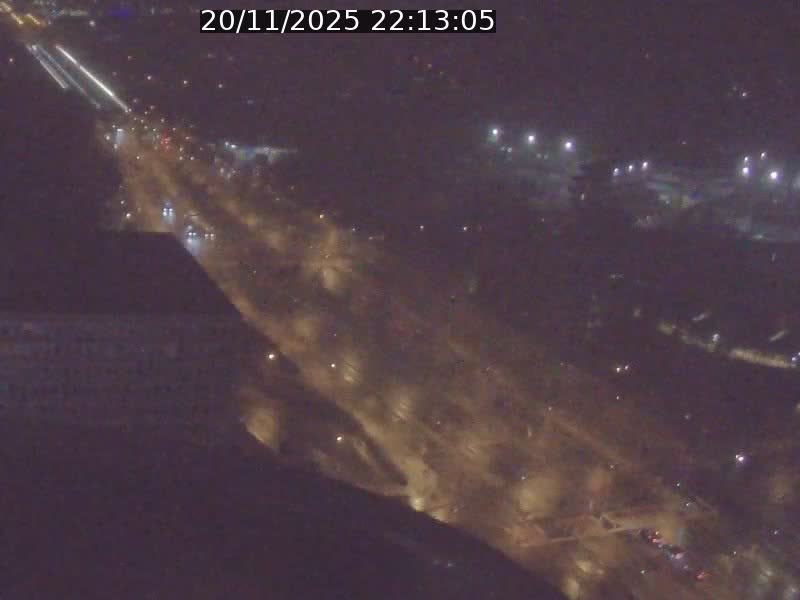 <h2>Webcam sur l'avenue John Fitzgerald Kennedy (N51) avec vue sur le Pont rouge (Pont Grande Duchesse Charlotte), l'arrêt Pfaffenthal et l'entrée du quartier Kirchberg</h2>