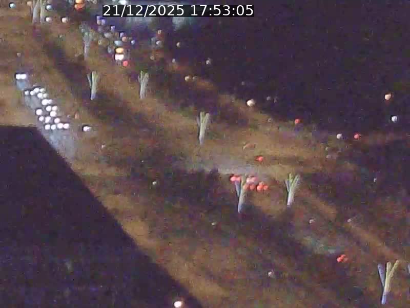 <h2>Webcam sur l'avenue John Fitzgerald Kennedy (N51) avec vue sur le Pont rouge (Pont Grande Duchesse Charlotte), l'arrêt Pfaffenthal et l'entrée du quartier Kirchberg</h2>