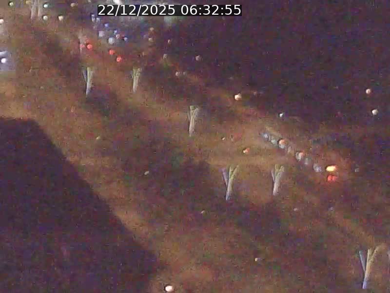 <h2>Webcam sur l'avenue John Fitzgerald Kennedy (N51) avec vue sur le Pont rouge (Pont Grande Duchesse Charlotte), l'arrêt Pfaffenthal et l'entrée du quartier Kirchberg</h2>