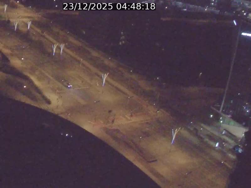 <h2>Webcam sur l'avenue John Fitzgerald Kennedy (N51) avec vue sur le Pont rouge (Pont Grande Duchesse Charlotte), l'arrêt Pfaffenthal et l'entrée du quartier Kirchberg</h2>