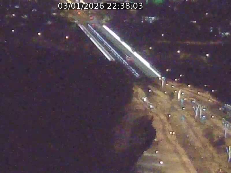 <h2>Webcam sur l'avenue John Fitzgerald Kennedy (N51) avec vue sur le Pont rouge (Pont Grande Duchesse Charlotte), l'arrêt Pfaffenthal et l'entrée du quartier Kirchberg</h2>