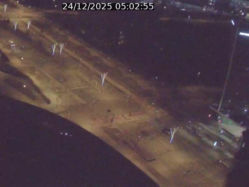 <h2>Webcam sur l'avenue John Fitzgerald Kennedy (N51) avec vue sur le Pont rouge (Pont Grande Duchesse Charlotte), l'arrêt Pfaffenthal et l'entrée du quartier Kirchberg</h2>