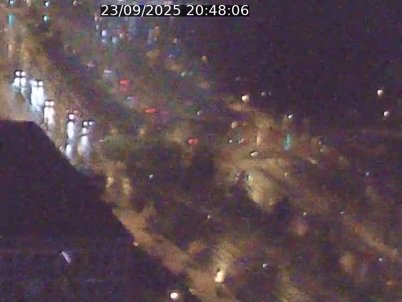 <h2>Webcam sur l'avenue John Fitzgerald Kennedy (N51) avec vue sur le Pont rouge (Pont Grande Duchesse Charlotte), l'arrêt Pfaffenthal et l'entrée du quartier Kirchberg</h2>