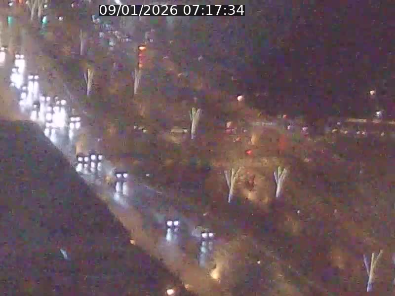 Webcam sur l'avenue John Fitzgerald Kennedy (N51) avec vue sur le Pont rouge (Pont Grande Duchesse Charlotte), l'arrêt Pfaffenthal et l'entrée du quartier Kirchberg