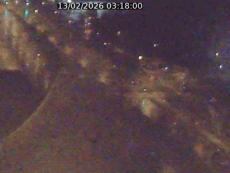 Webcam sur l'avenue John Fitzgerald Kennedy (N51) avec vue sur le Pont rouge (Pont Grande Duchesse Charlotte), l'arrêt Pfaffenthal et l'entrée du quartier Kirchberg