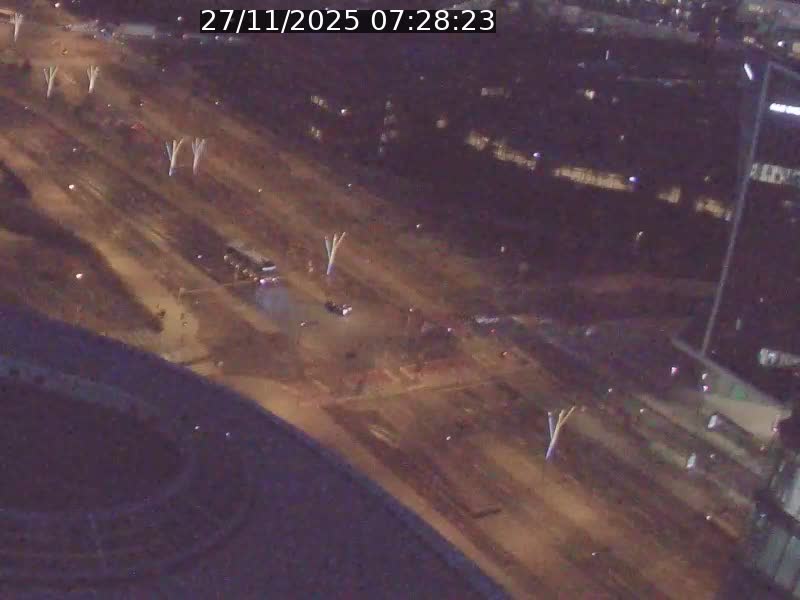 <h2>Webcam sur l'avenue John Fitzgerald Kennedy (N51) avec vue sur le Pont rouge (Pont Grande Duchesse Charlotte), l'arrêt Pfaffenthal et l'entrée du quartier Kirchberg</h2>