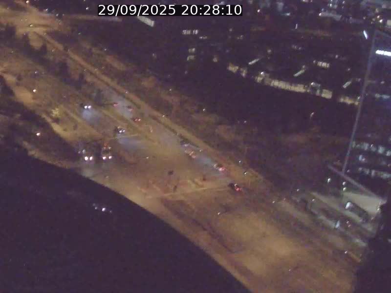 <h2>Webcam sur l'avenue John Fitzgerald Kennedy (N51) avec vue sur le Pont rouge (Pont Grande Duchesse Charlotte), l'arrêt Pfaffenthal et l'entrée du quartier Kirchberg</h2>