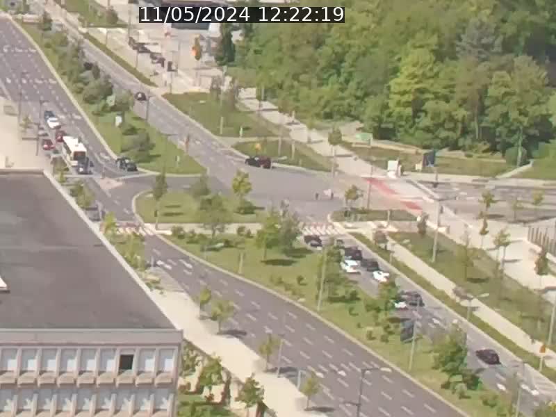 Webcam sur l'avenue John Fitzgerald Kennedy (N51) avec vue sur le Pont rouge (Pont Grande Duchesse Charlotte), l'arrêt Pfaffenthal et l'entrée du quartier Kirchberg