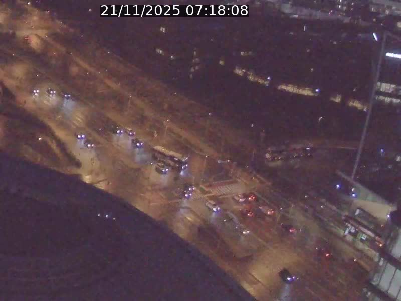 <h2>Webcam sur l'avenue John Fitzgerald Kennedy (N51) avec vue sur le Pont rouge (Pont Grande Duchesse Charlotte), l'arrêt Pfaffenthal et l'entrée du quartier Kirchberg</h2>