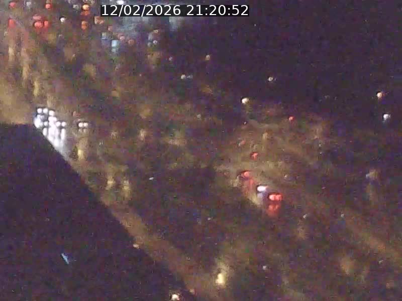 <h2>Webcam sur l'avenue John Fitzgerald Kennedy (N51) avec vue sur le Pont rouge (Pont Grande Duchesse Charlotte), l'arrêt Pfaffenthal et l'entrée du quartier Kirchberg</h2>