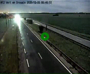 <h2>Webcam à hauteur de Vert-en-Drouais sur la N12, en périphérie de Dreux. Vue orientée vers Alençon</h2>