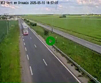 <h2>Webcam à hauteur de Vert-en-Drouais sur la N12, en périphérie de Dreux. Vue orientée vers Alençon</h2>