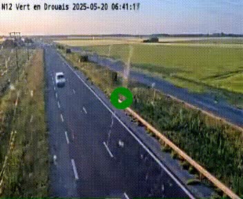 <h2>Webcam à hauteur de Vert-en-Drouais sur la N12, en périphérie de Dreux. Vue orientée vers Alençon</h2>