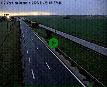 <h2>Webcam à hauteur de Vert-en-Drouais sur la N12, en périphérie de Dreux. Vue orientée vers Alençon</h2>